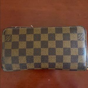 COPY - Louis Vuitton authentic Damier zip wallet